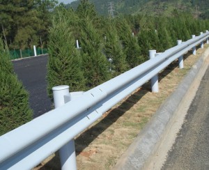 兩波護欄板施工案例